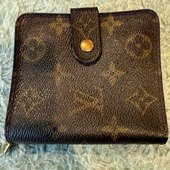 Louis Vuitton Mono Snap Compact Wallet - Picture 1 of 10